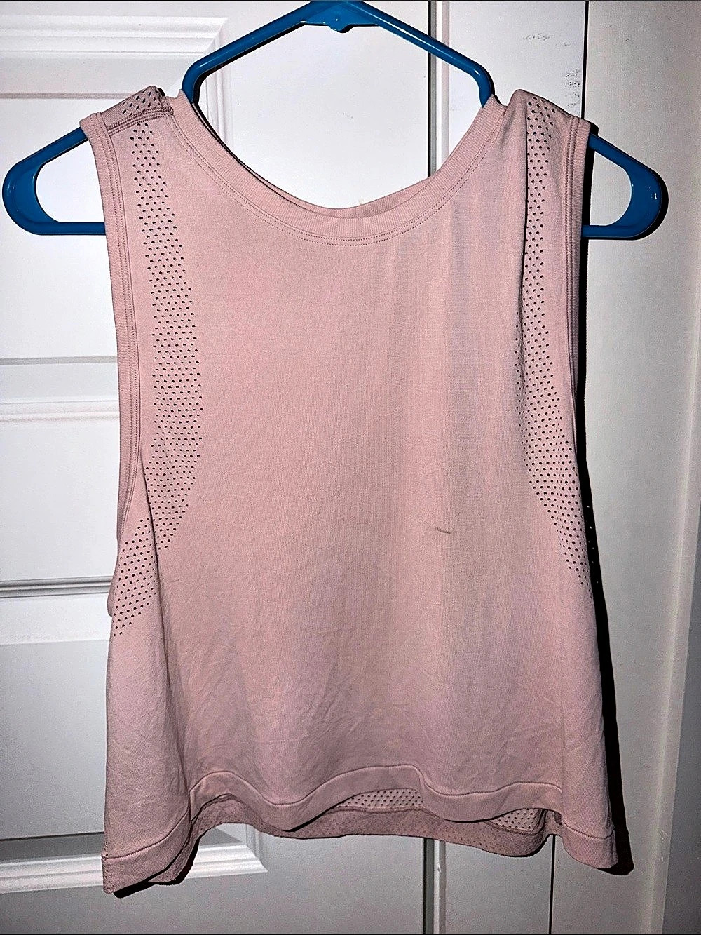 PINK Soft Seamless Muscle Tank Seamless Muscle Tank in Size Medium NWT